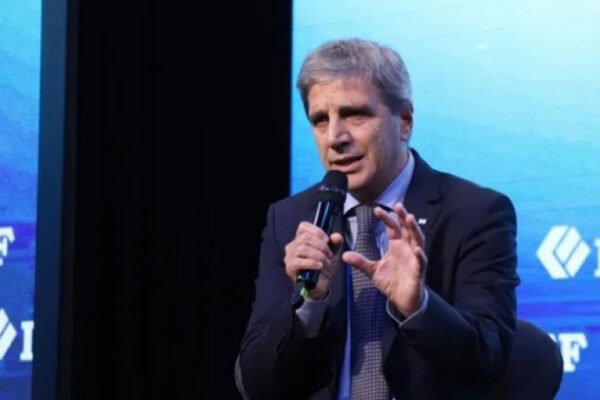Caputo anunció un plan de $2 billones para reactivar el crédito hipotecario con fondos de la ANSES