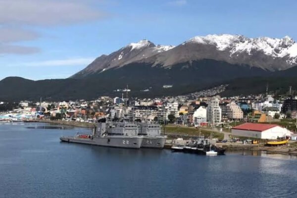 El Gobierno nacional remata un predio estratégico de la Armada Argentina en Ushuaia