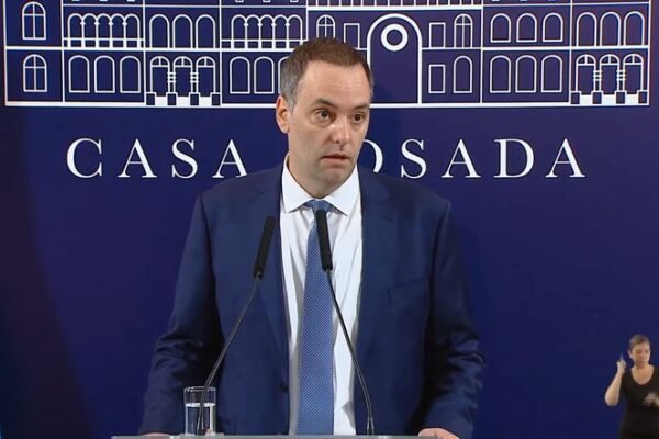 Manuel Adorni pidió una prórroga para justificar su patrimonio ante la Justicia