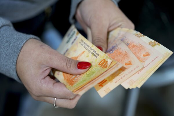 Se agotan las estrategias para sobrevivir: el deterioro del empleo pone en jaque los ingresos de los hogares