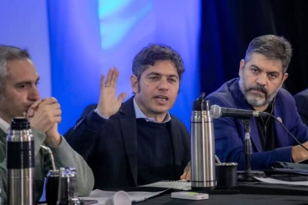 Unidad en el PJ, pero con agenda propia: Kicillof mantiene su armado y organiza un acto nacional