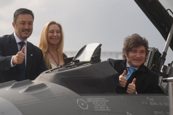 Con el conflicto por Malvinas en el centro de la agenda, el Gobierno avanzó en compras secretas de equipamiento militar